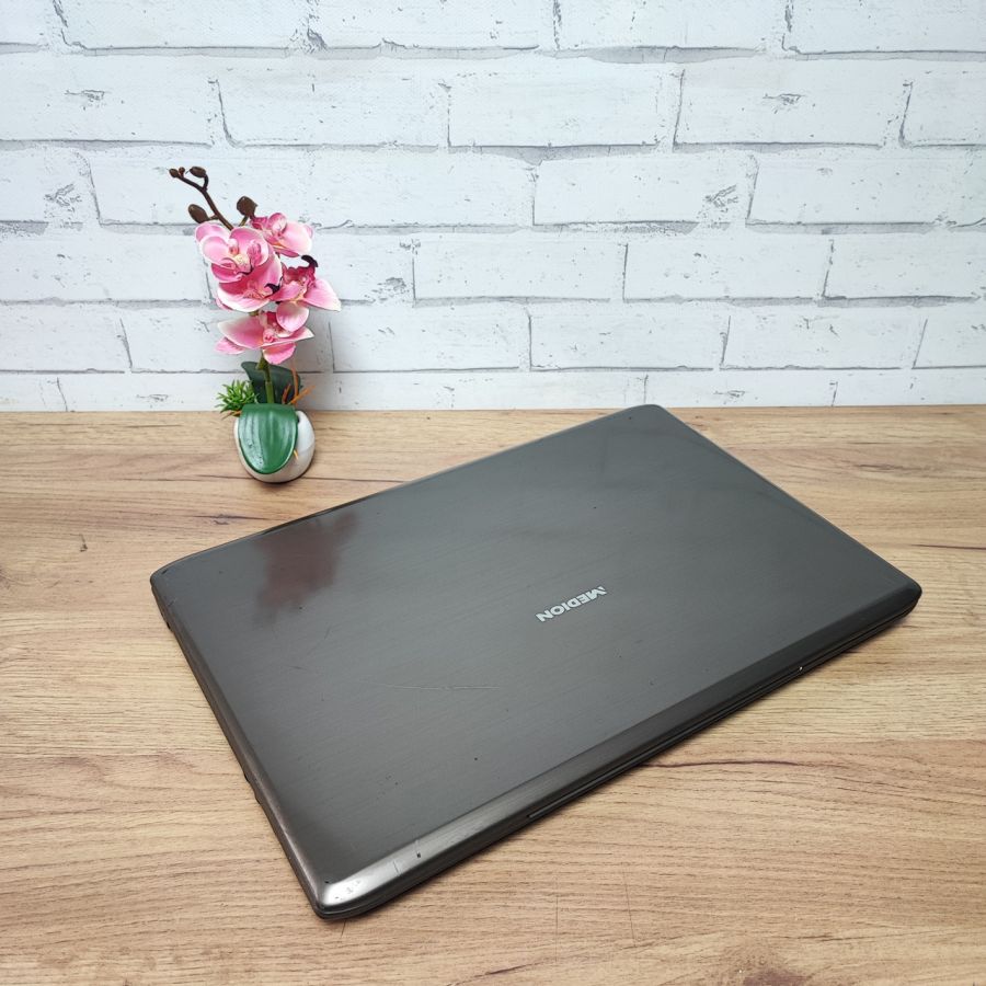 Ноутбук Б/В Medion E7225, Intel Celeron N2840, DDR3 8GB, SSD 256GB, 17" HD [ProductHub SKU M7]