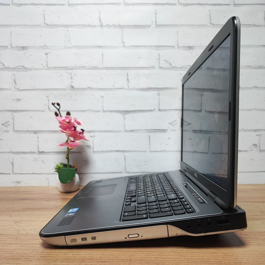 Ноутбук Б/В Dell XPS L702X, Intel Core i7-2630QM, DDR3 8 GB, SSD 128GB + HDD 500GB, NVIDIA GeForce GT 550M, 17" [ProductHub SKU Dell79]