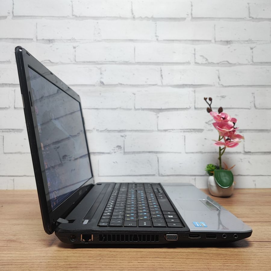 Ноутбук Б/В Acer TravelMate P253, Intel Core i5-3230M, DDR3 8GB, SSD 128GB, 15.6" HD