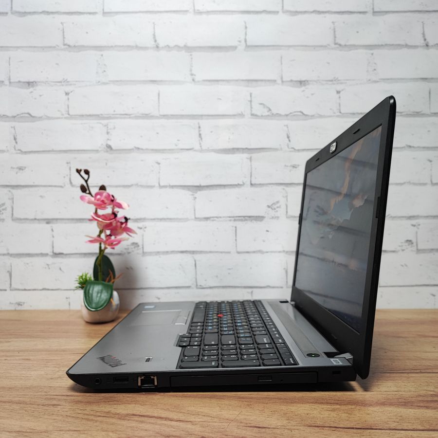 Ноутбук Б/В Lenovo E570, Intel Core i5-7200U, DDR4 8 GB, SSD 256GB, 15.6" Full HD [ProductHub SKU L 10]