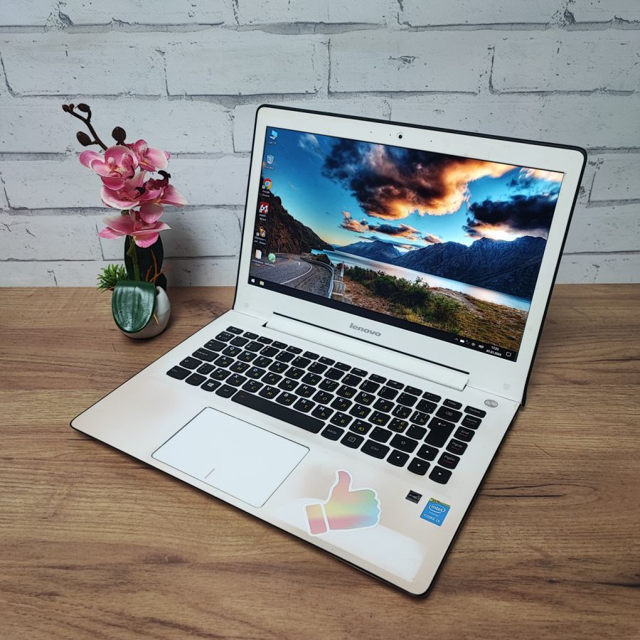 Ноутбук Б/В Lenovo U31-70, Intel Core i5-5200U, DDR3 8GB, SSD 160GB, 13.3" Full HD