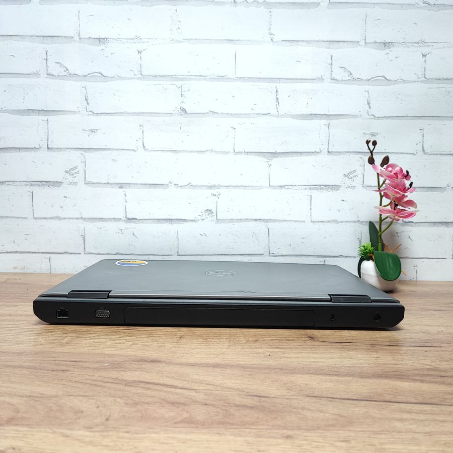 Ноутбук Б/В Dell Vostro 3750, Intel Core i5-2410M, DDR3 8 GB, SSD 256GB, NVIDIA GeForce GT 525M 1GB, 17.3" [ProductHub SKU Dell85]