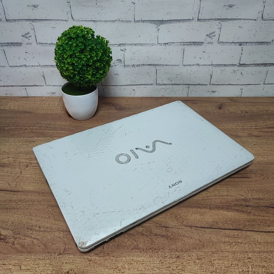 Уцінка! Ноутбук Б/В Sony PCG-91211M, Intel Core i3-2330M, DDR3 8 GB, SSD 120GB, NVIDIA GeForce 410M 1Gb, 18.4" [ProductHub SKU Sony3]