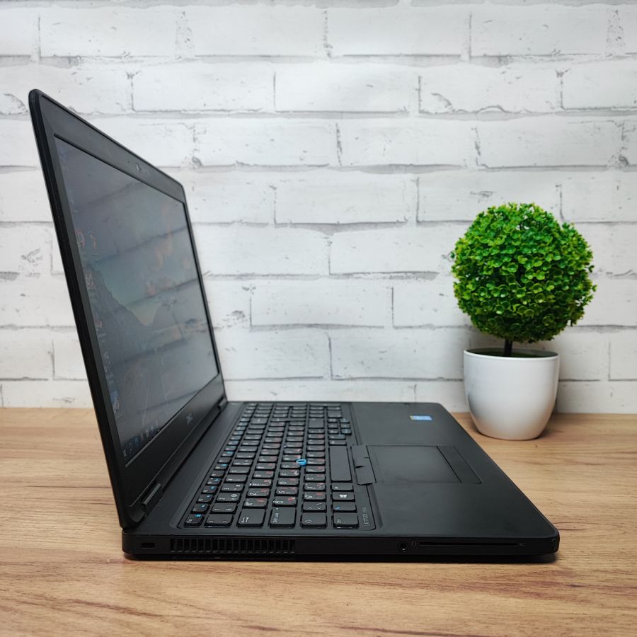 Ноутбук Б/В Dell Latitude E5550, Intel Core i3-5010U, DDR3 8 GB, SSD 128GB, 15.6" HD [ProductHub SKU Dell24]