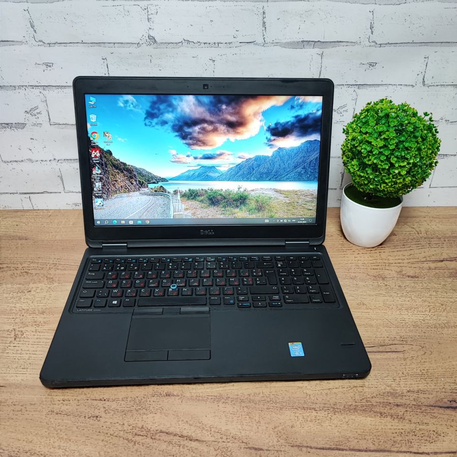 Ноутбук Б/В Dell Latitude E5550, Intel Core i3-5010U, DDR3 8 GB, SSD 128GB, 15.6" HD [ProductHub SKU Dell24]