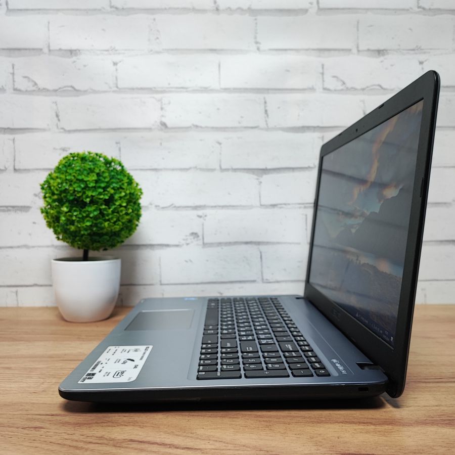 Ноутбук Б/В ASUS X540L, Intel Core i3-5005U, DDR3 12GB, SSD 240GB, 15.6" Full HD