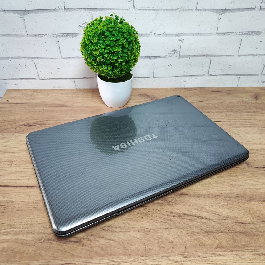 Ноутбук Б/В Toshiba Satellite L875-S7209, Intel Core i3-2370M, DDR3 8 GB, SSD 128GB, 17.3" HD [ProductHub SKU T8]
