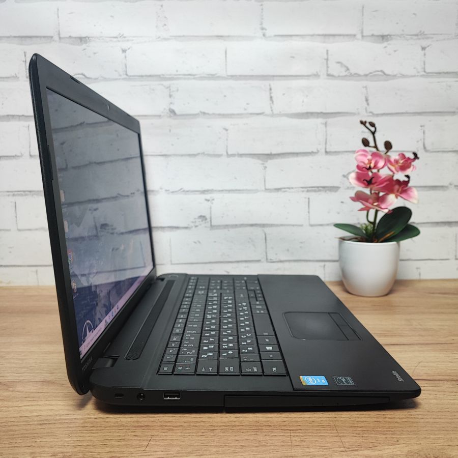 Ноутбук Б/В Toshiba Satellite C70-B-212, Intel Core i3-4005U, DDR3 8 GB, SSD 256GB, 17.3" HD [ProductHub SKU T52]