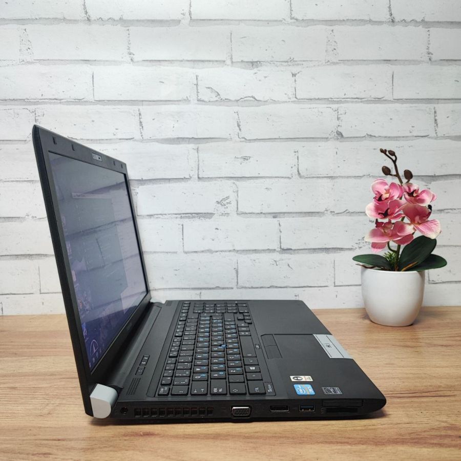 Ноутбук Б/В Toshiba Tecra R950-1DN, Intel Core i5-3230M, DDR3 8 GB, SSD 128GB, 15.6" HD [ProductHub SKU T59]