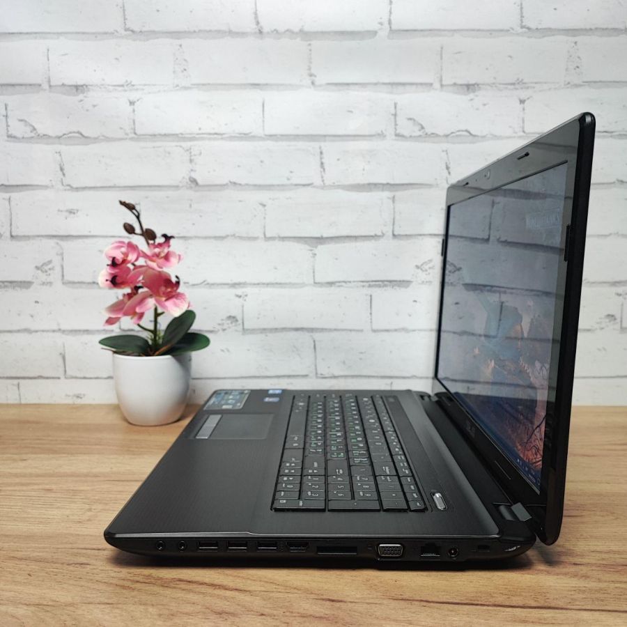 Ноутбук Б/В ASUS K73E, Intel Core i3-2430M, DDR3 8GB, SSD 128GB + HDD 500GB, 17" HD [ProductHub SKU Asus49]