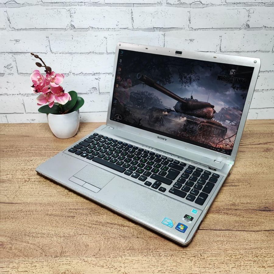 Ноутбук Б/В Sony VAIO PCG-81212M, Intel Core i5-520M, DDR3 8 GB, SSD 128GB, NVIDIA GeForce 310M, 17.3" [ProductHub SKU Sony11]