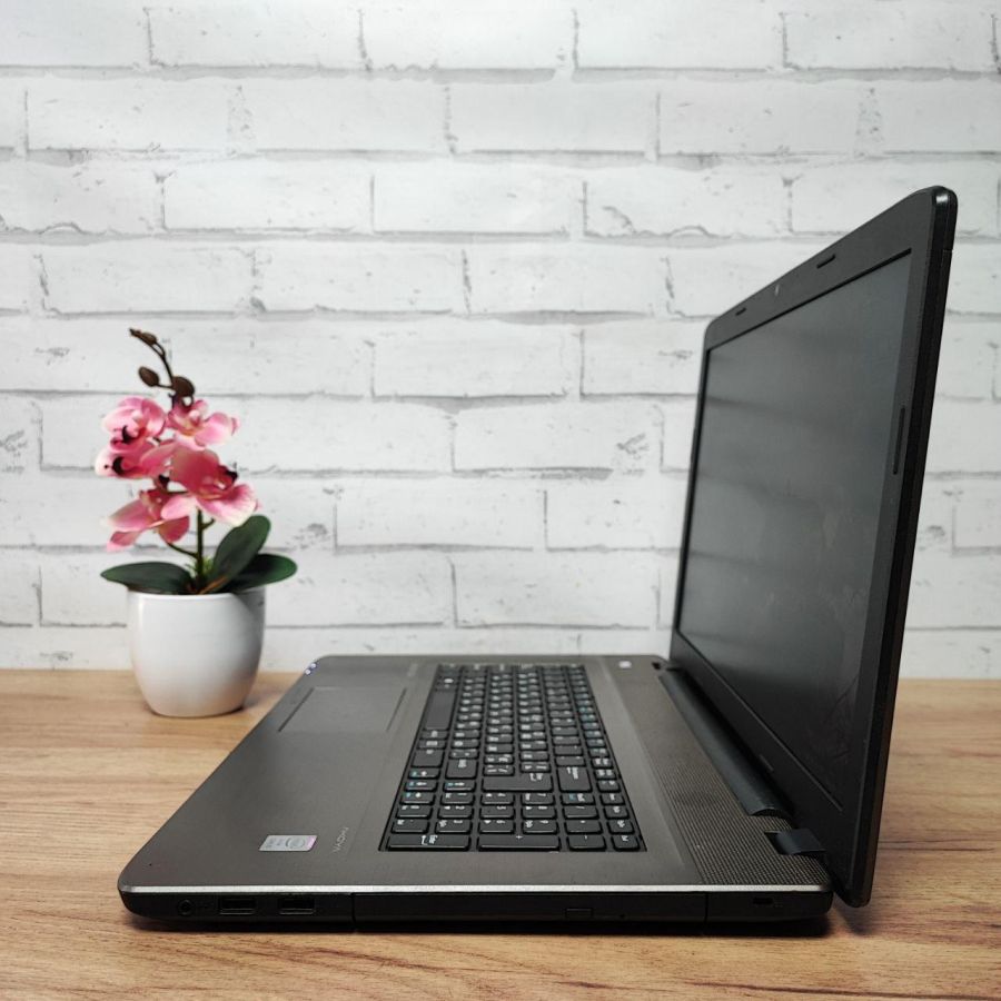 Ноутбук Б/В Medion Akoya E7416, Intel Core i5-5200U, DDR3 8 GB, SSD 256GB, 17.3" HD [ProductHub SKU M17]