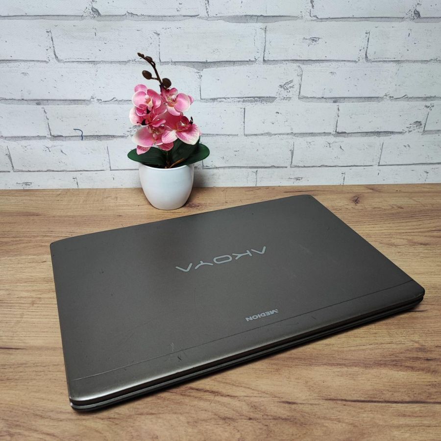 Ноутбук Б/В Medion Akoya E7416, Intel Core i5-5200U, DDR3 8 GB, SSD 256GB, 17.3" HD [ProductHub SKU M17]