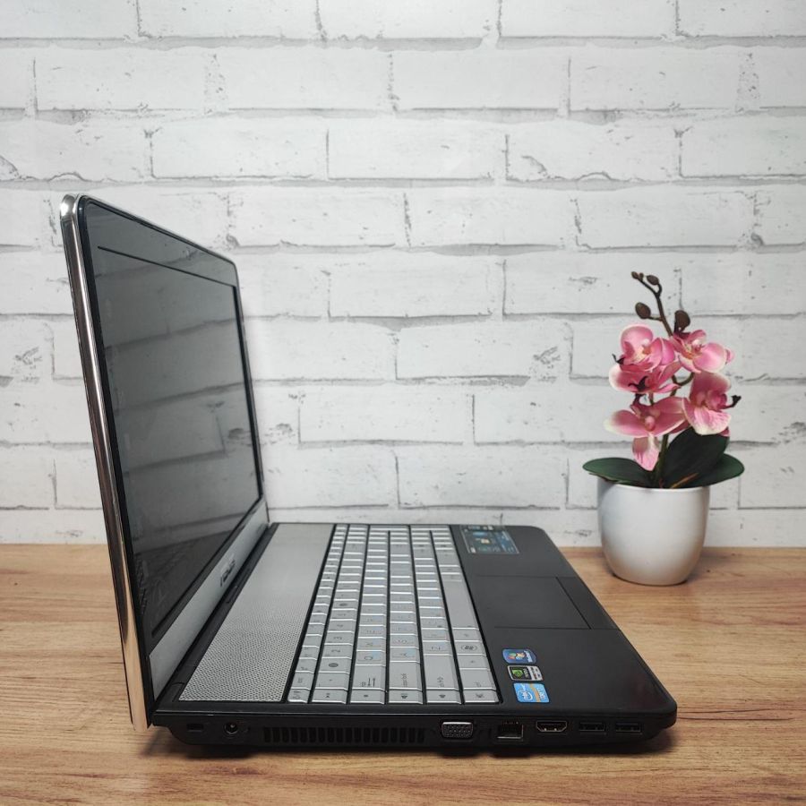 Ноутбук Б/В ASUS X5QS, Intel Core i7-2630QM, DDR3 8 GB, SSD 360GB, NVIDIA GeForce GT555M 2Gb, 15.6" Full HD [ProductHub SKU Asus54]