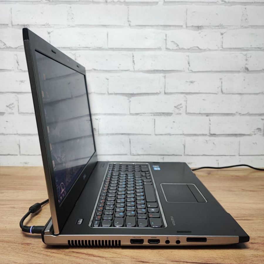 Уцінка! Ноутбук Б/В Dell Vostro 3750, Intel Core i5-2410M, DDR3 8 GB, SSD 256GB, NVIDIA GeForce GT 525M 1Gb, 17.3" [ProductHub SKU Dell96]