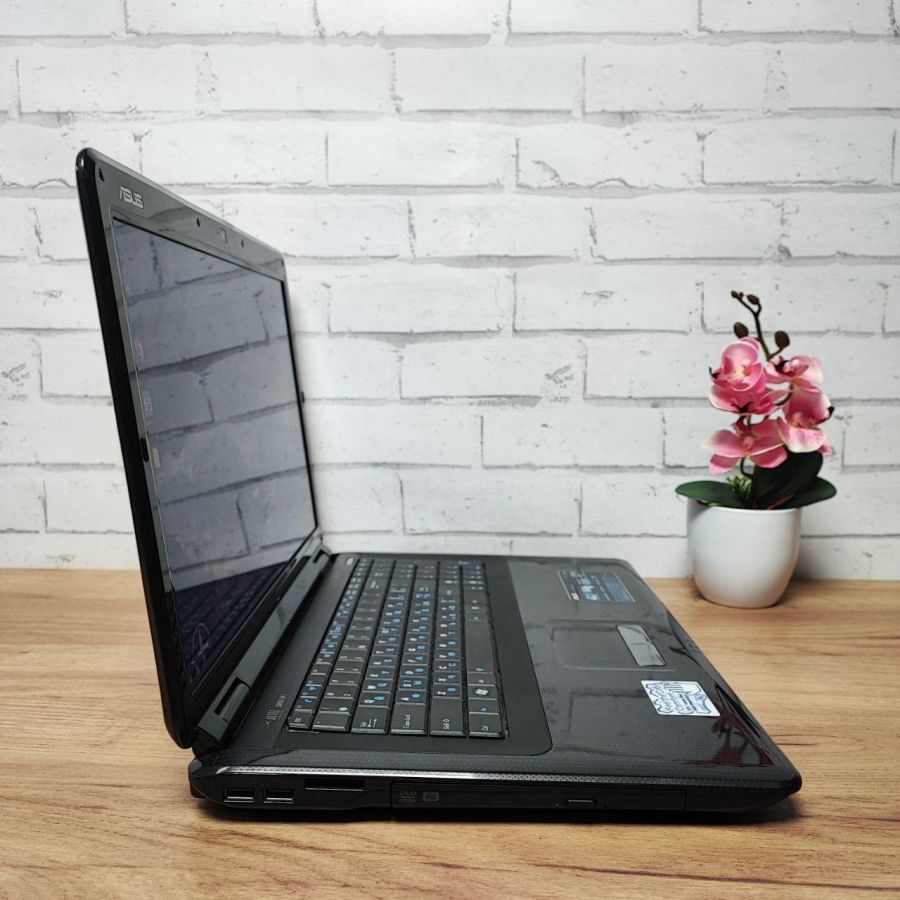 Ноутбук Б/В ASUS K70IJ, Intel Pentium T4400, DDR2 4GB, SSD 128GB, Intel Mobile 4, 17" [ProductHub SKU Asus58]