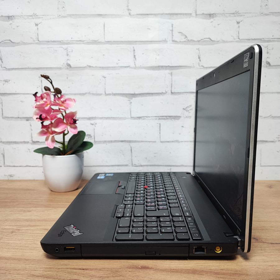 Ноутбук Б/В Lenovo E530, Intel Core i3-3110M, DDR3 8GB, SSD 128GB, 15.6" HD [ProductHub SKU L94]