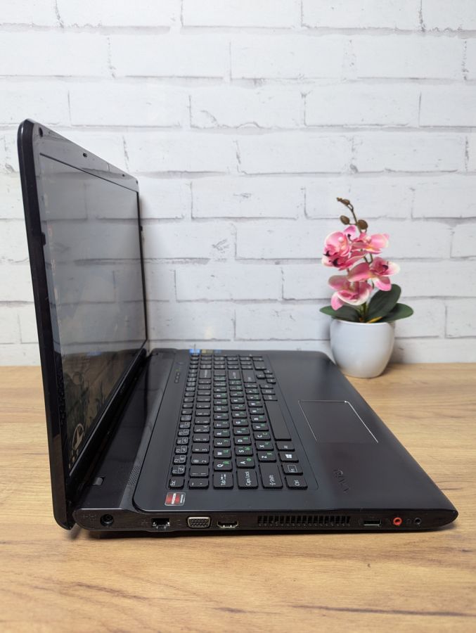 Ноутбук Б/В Sony SVE171E13M, Intel Core i7-3632MQ, DDR3 8 GB, SSD 256GB, AMD Radeon HD 7500M, 17" Full HD [ProductHub SKU Sony19]
