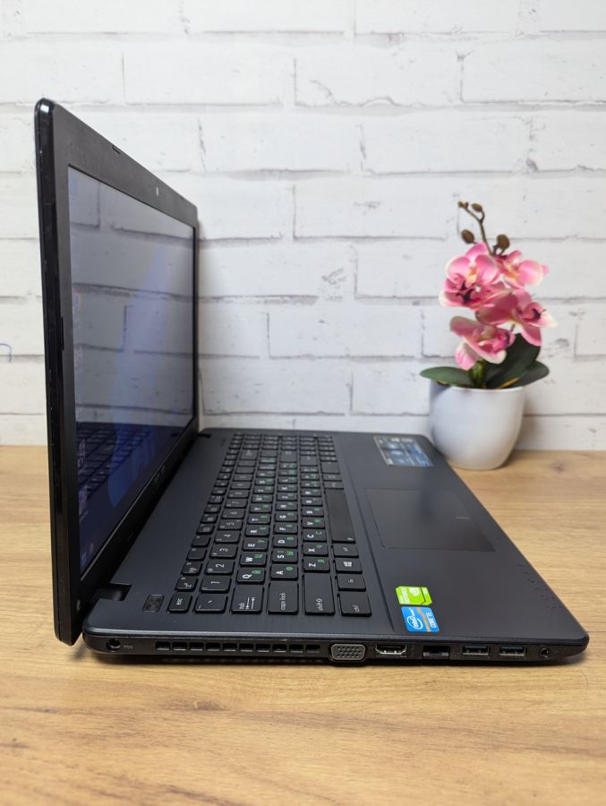 Ноутбук Б/В ASUS R513C, Intel Core i5-3337U, DDR3 8 GB, SSD 256GB, GT 710M, 15.6" [ProductHub SKU Asus89]