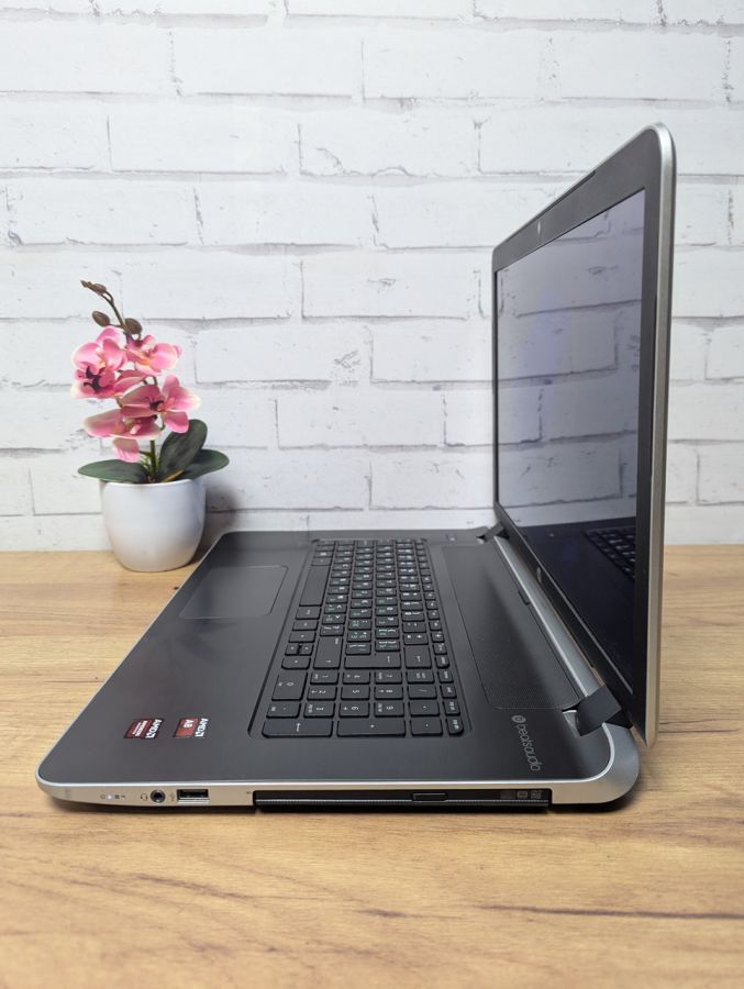 Ноутбук Б/В HP Pavilion ProtectSmart, AMD A8-6410, DDR3 8 GB, SSD 256GB, AMD Radeon R7 M260 2Gb, 17" [ProductHub SKU HP288]