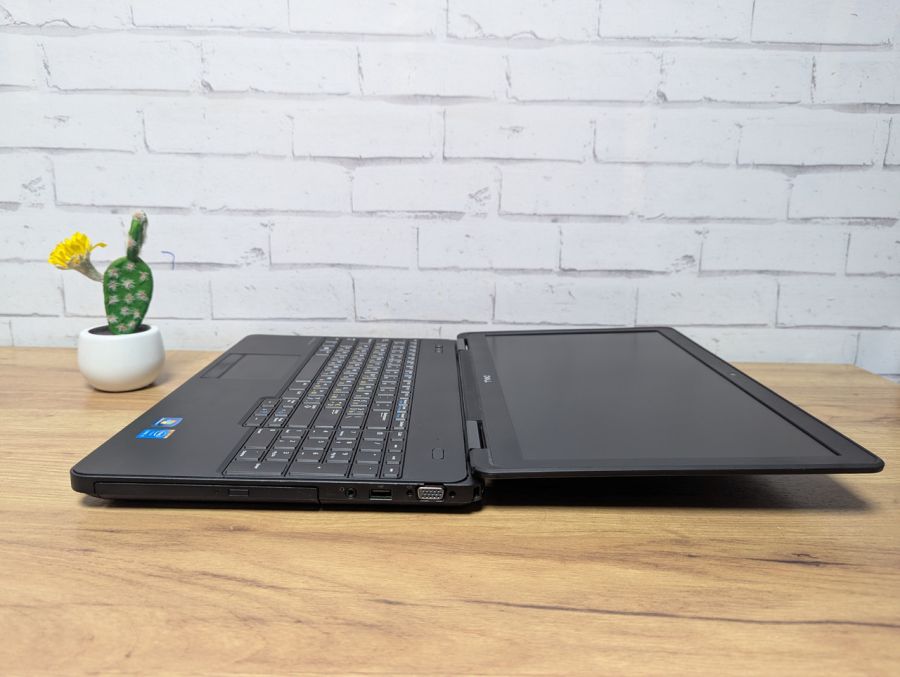 Ноутбук Б/В Dell E5540, Intel Core i5-4210U, DDR3 8GB, SSD 128GB, 15.6" HD