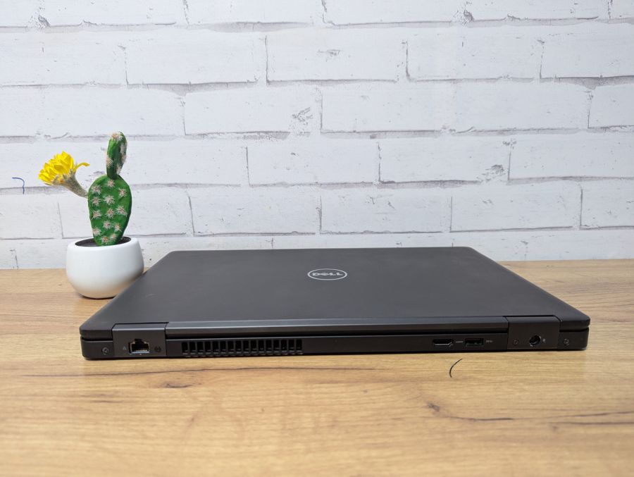 Ноутбук Б/В Dell Latitude 5580, Intel Core i5-7300U, DDR4 8GB, SSD 256GB, 15.6" Full HD