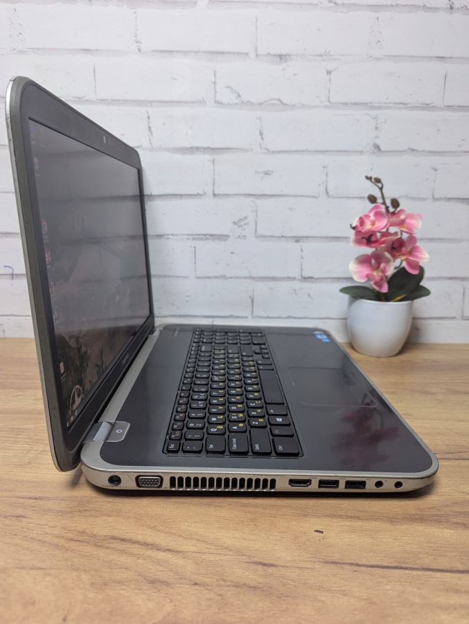 Уцінка! Ноутбук Б/В Dell Inspiron 5720, Intel Core i5-3210M, DDR3 12 GB, SSD 128GB, GT 630M 1Gb, 17" Full HD [ProductHub SKU Dell179]
