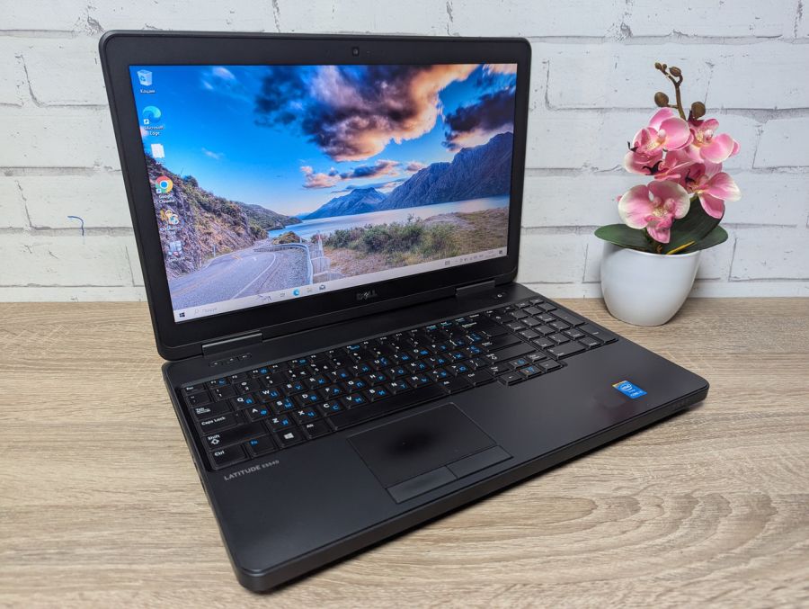 Уцінка! Ноутбук Б/В Dell Latitude E5540, Intel Core i3-4030U, DDR3 8 GB, SSD 128GB, 15.6" HD [ProductHub SKU Dell187]