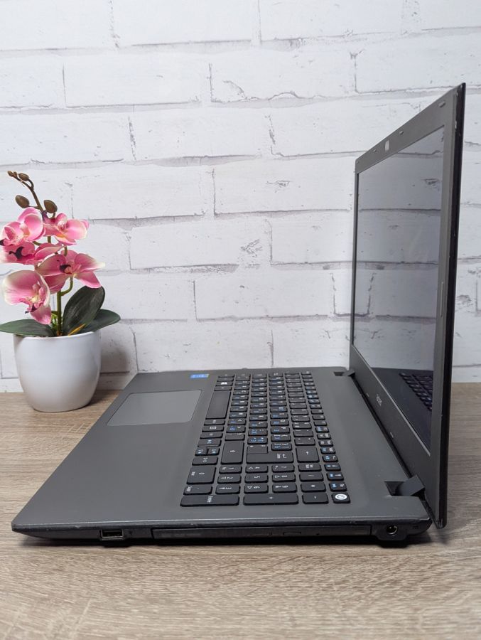 Ноутбук Б/В Acer Aspire E5-573, Intel Core i3-4005U, DDR3 8GB, SSD 128GB, 15.6" HD [ProductHub SKU Acer100]