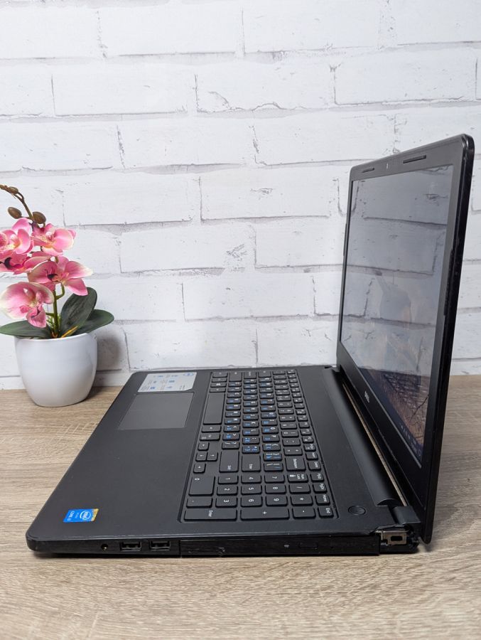 Уцінка! Ноутбук Б/В Dell Inspiron 15, Intel Core i3-5005U, DDR3 8 GB, SSD 128GB, 15.6" HD [ProductHub SKU Dell207]
