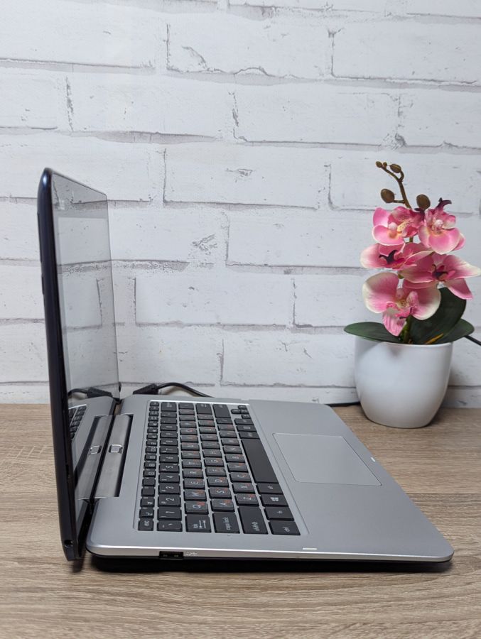 Уцінка! Ноутбук Б/В ASUS Transformer Book T300F, Intel Core m 5Y10, DDR3 4 GB, SSD 64GB, 12.5" HD [ProductHub SKU Asus111]