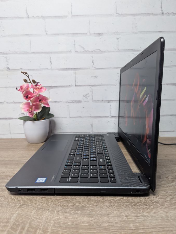 Уцінка! Ноутбук Б/В Medion Akoya P6659, Intel Core i5-6200U, DDR3 12 GB, SSD 256GB + HDD 1TB, NVIDIA GeForce 930M 1Gb, 15.6" Full HD [ProductHub SKU M6]