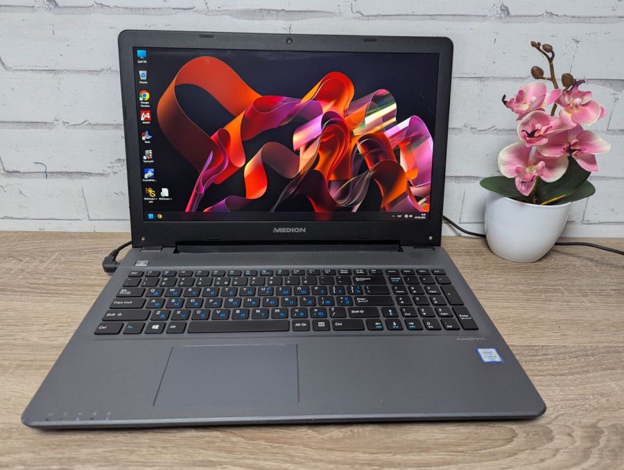 Уцінка! Ноутбук Б/В Medion Akoya P6659, Intel Core i5-6200U, DDR3 12 GB, SSD 256GB + HDD 1TB, NVIDIA GeForce 930M 1Gb, 15.6" Full HD [ProductHub SKU M6]