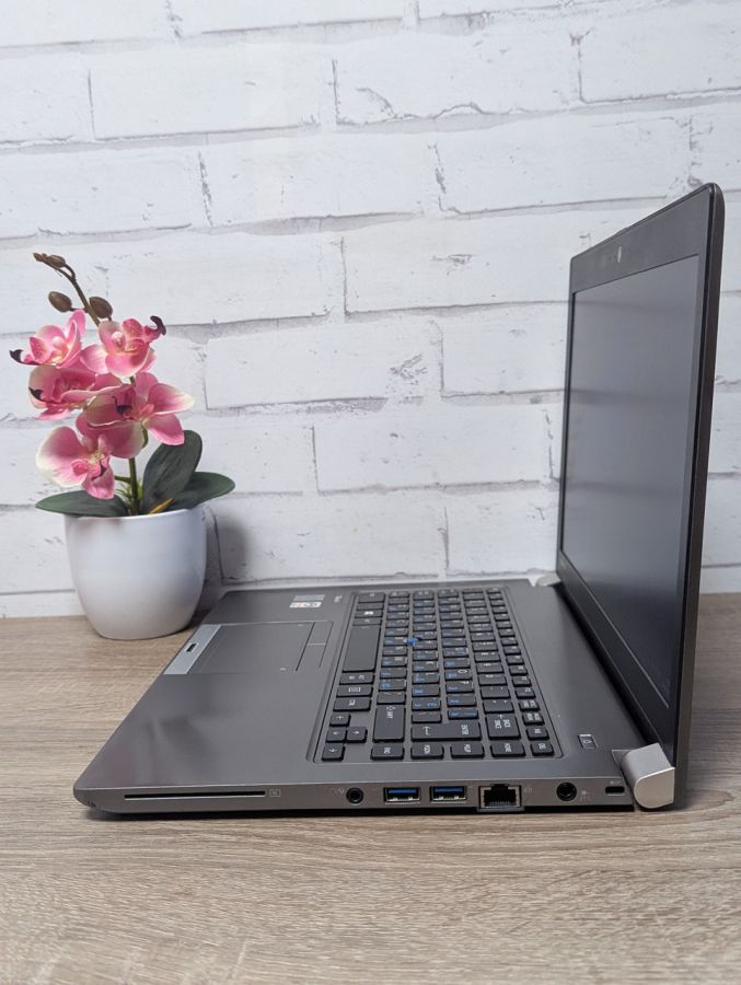 Ноутбук Б/В Toshiba Tecra Z40T-C, Intel Core i5-6300U, DDR3 8GB, SSD 128GB, 14" Full HD Сенсор