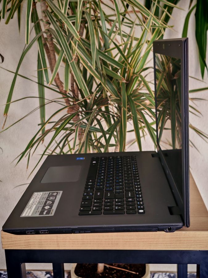 Ноутбук Б/В Acer Aspire E5-772, Intel Core i3-4005U, DDR3 8 GB, SSD 128GB, 17" Full HD [ProductHub SKU Acer106]