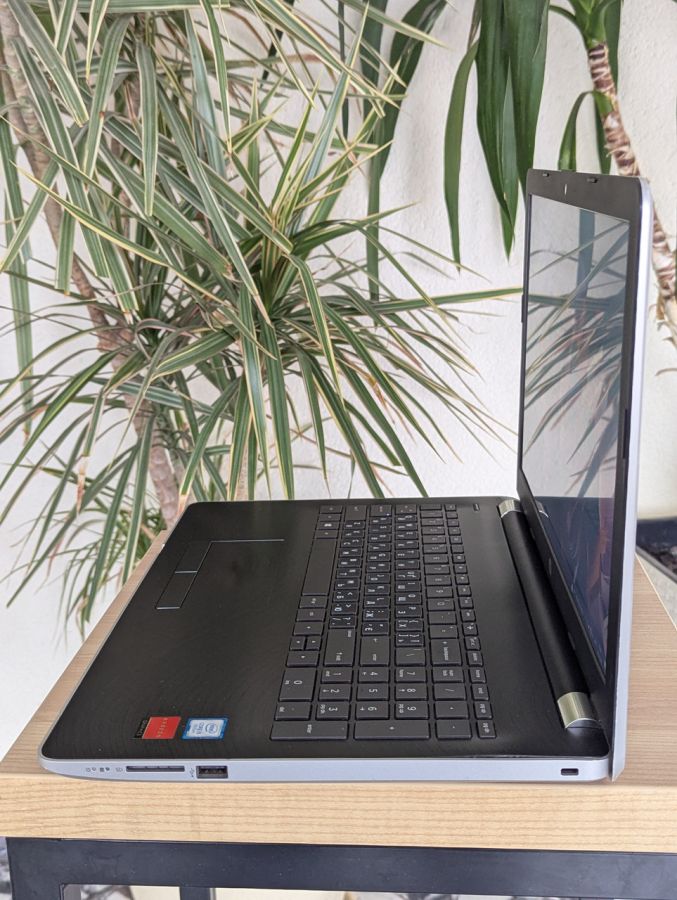 Уцінка! Ноутбук Б/В HP 15-BN067ND, Intel Core i5-7200U, DDR4 16 GB, SSD 256GB, AMD Radeon R5 M330, 15.6" Full HD [ProductHub SKU HP360]