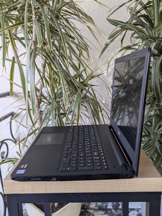 Ноутбук Б/В Dell Vostro 15-3568, Intel Core i7-7500U, DDR4 16 GB, SSD 256GB, AMD Radeon HD 8500M, 15.6" Full HD [ProductHub SKU Dell218]