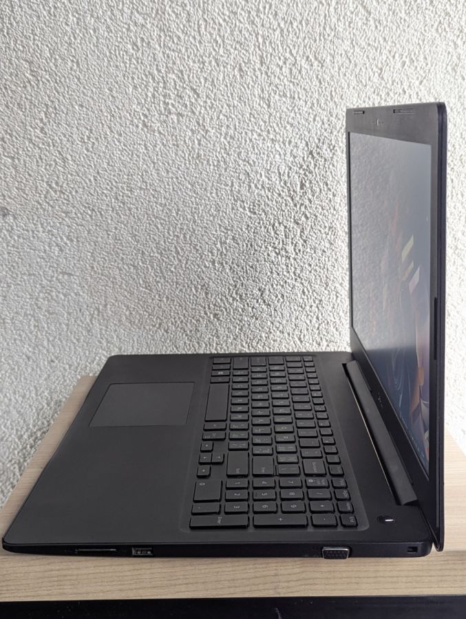 Ноутбук Б/В Dell Latitude 3590, Intel Core i5-8250U, DDR4 12GB, SSD 128GB + HDD 1TB, 15.6" Full HD