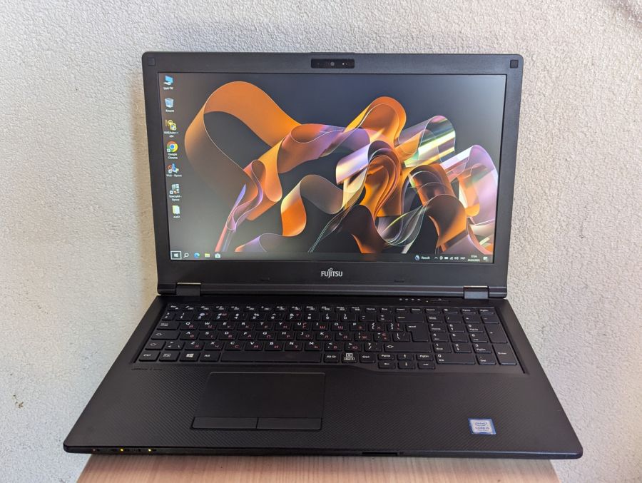 Уцінка! Ноутбук Б/В Fujitsu LifeBook E458, Intel Core i5-7200U, DDR4 8 GB, SSD 128GB, 15" Full HD