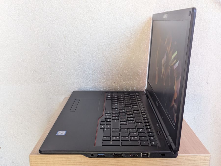 Ноутбук Б/В Fujitsu LifeBook E458, Intel Core i5-7200U, DDR4 8GB, SSD 128GB, 15" Full HD
