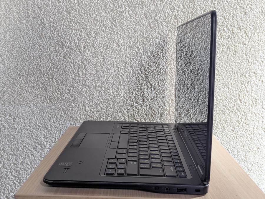 Уцінка! Ноутбук Б/В Dell Latitude E7440, Intel Core i5-4310U, DDR3 8 GB, SSD 128GB, 14" Full HD Сенсор [ProductHub SKU Dell38]