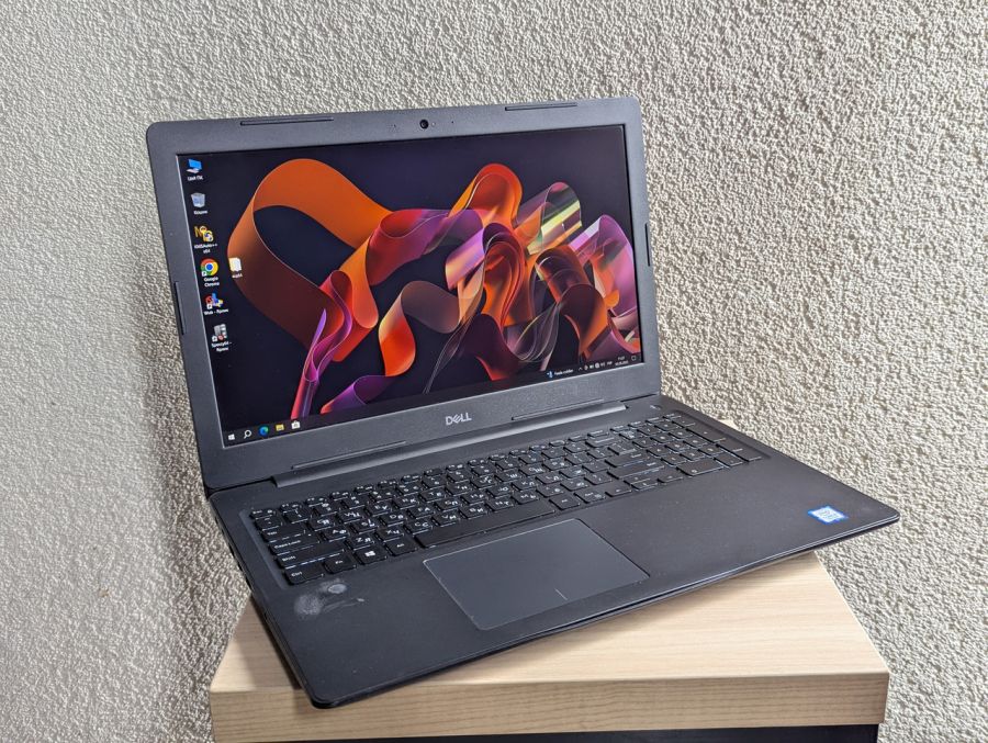 Уцінка! Ноутбук Б/В Dell Latitude 3590, Intel Core i5-8250U, DDR4 16 GB, SSD 256GB, 15.6" Full HD [ProductHub SKU Dell225]