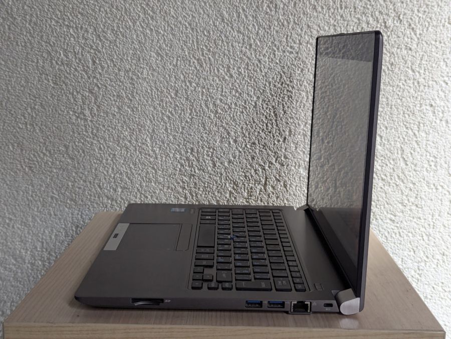 Ноутбук Б/В Toshiba Portege Z30T-C, Intel Core i5-6300U, DDR3 8 GB, SSD 128GB, 13" Full HD Сенсор [ProductHub SKU T103]