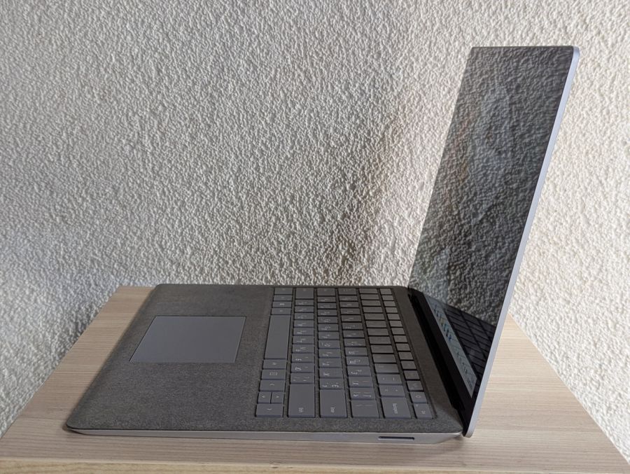 Ноутбук Б/В Microsoft Surface Laptop 2, Intel Core i5-7300U, DDR4 8GB, SSD 256GB, 14" Full HD Сенсор [ProductHub SKU Surface3]