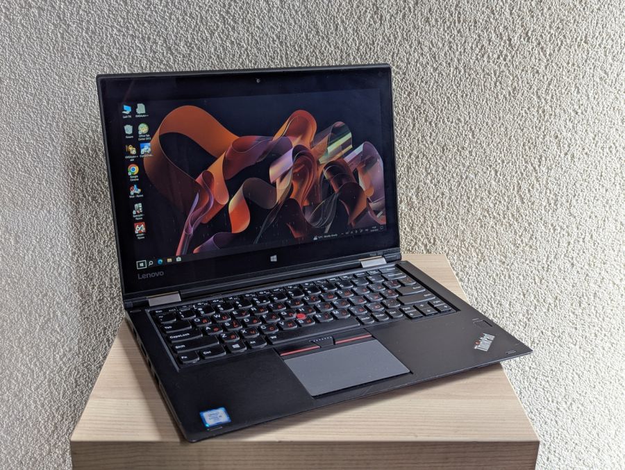 Уцінка! Ноутбук Б/В Lenovo Yoga 260, Intel Core i5-6300U, DDR4 8 GB, SSD 128GB, 12" Full HD Сенсор [ProductHub SKU L215]