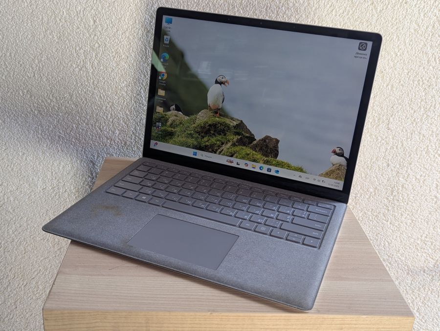Уцінка! Ноутбук Б/В Microsoft Surface Laptop 2, Intel Core i5-8350U, DDR4 8 GB, SSD 256GB, 14" Full HD Сенсор [ProductHub SKU Surface4]