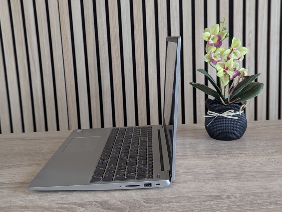 Уцінка! Ноутбук Б/В Lenovo IdeaPad 330S-15IKB, Intel Core i5-8250U, DDR4 8 GB, SSD 128GB, 15" Full HD [ProductHub SKU L222]