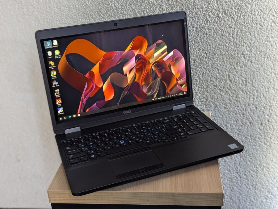 Ноутбук Б/В Dell Precision 3510, Intel Core i5-6300U, DDR4 8GB, SSD 128GB, 15" Full HD