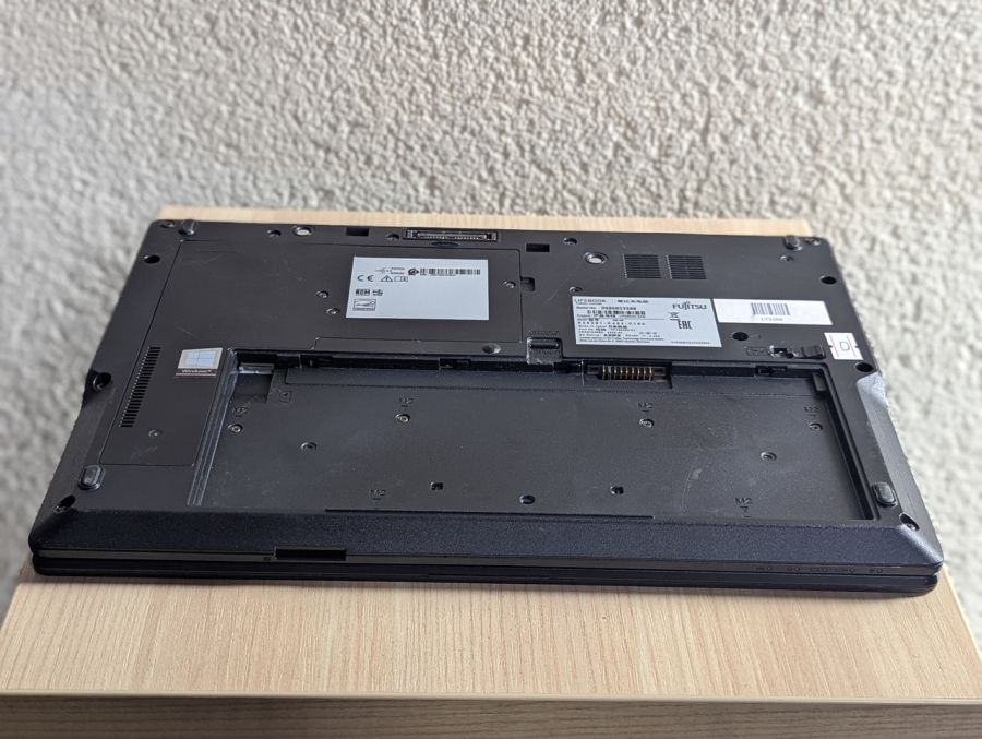 Уцінка! Ноутбук Б/В Fujitsu LifeBook E549, Intel Core i5-8265U, DDR4 16 GB, SSD 256GB, 14" Full HD [ProductHub SKU F143]