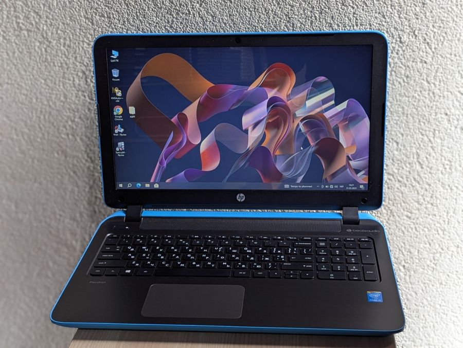 Ноутбук Б/В HP Pavilion 15, Intel Core i3-5010U, DDR3 8 GB, SSD 128GB, 15.6" HD [ProductHub SKU HP282]